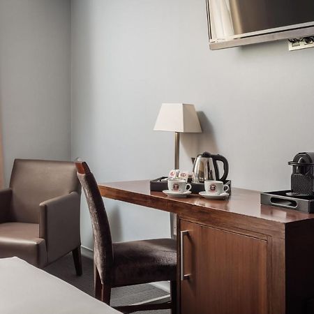 Hotel Madanis Барселона Екстер'єр фото
