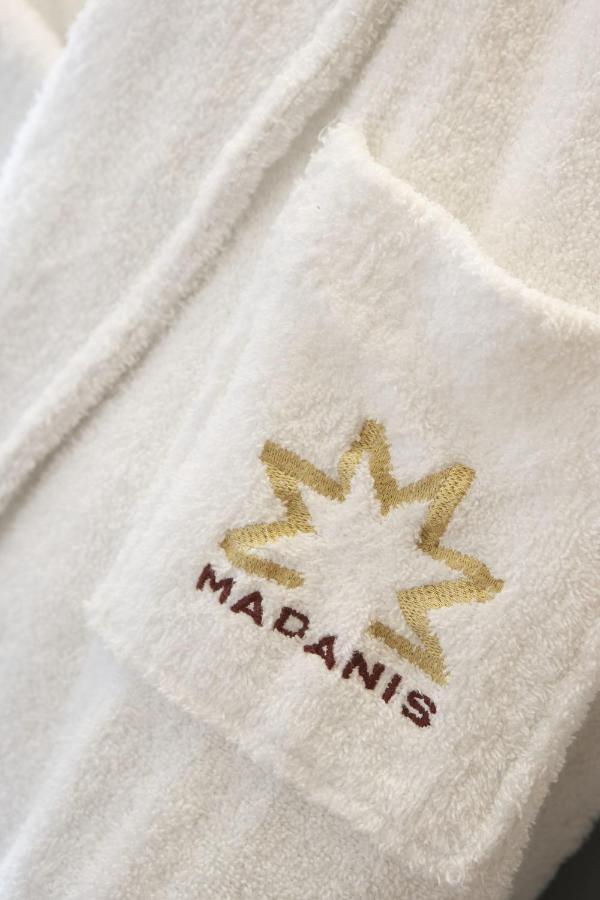 Hotel Madanis Л'Успіталет-да-Любрагат Екстер'єр фото